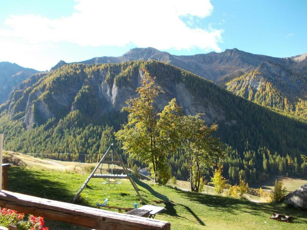 特拉斯大酒店 Saint-Vérand 外观 照片